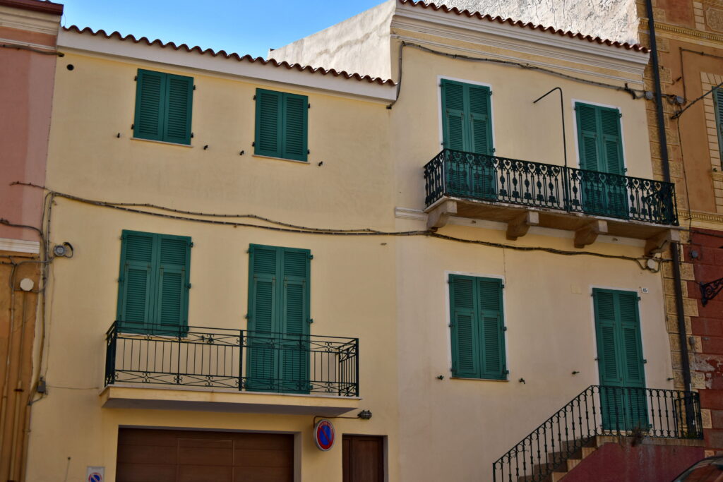 La Maddalena - domy, zabudowa, architektura
