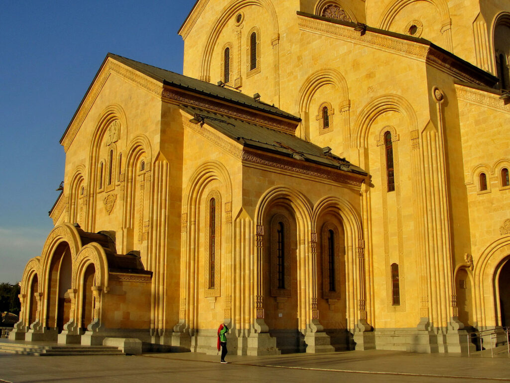 Tbilisi ciekawe miejsca - sobór trójcy świętej cerkiew