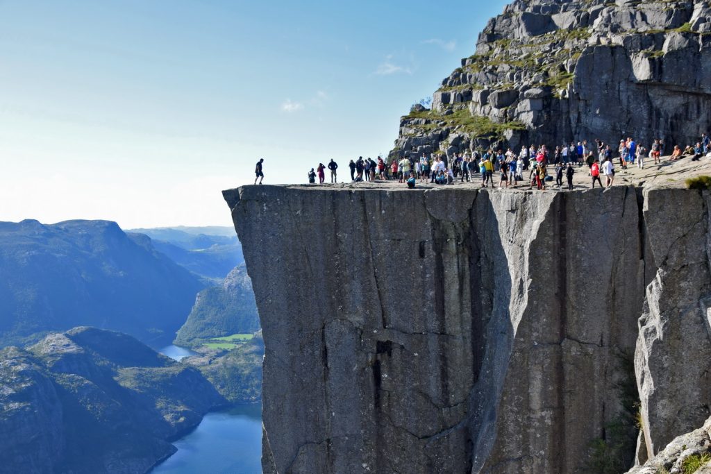 Preikestolen - jedna z najpopularniejszych, naturalnych atrakcji Norwegii.