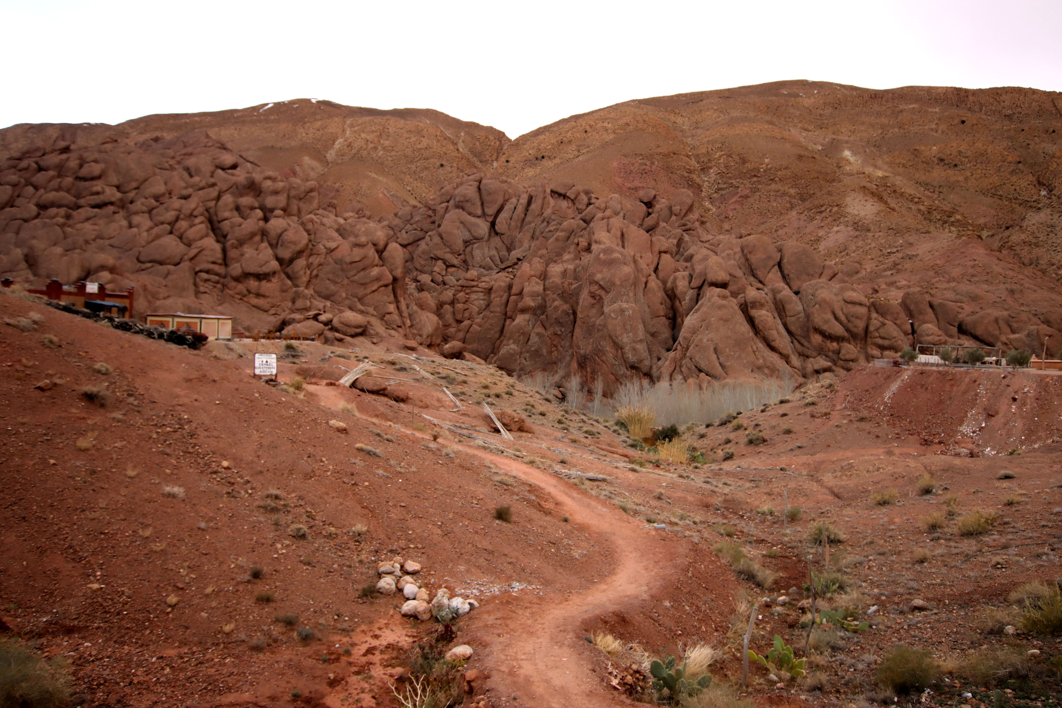 Wąwóz Dades – wśród czerwonych skał