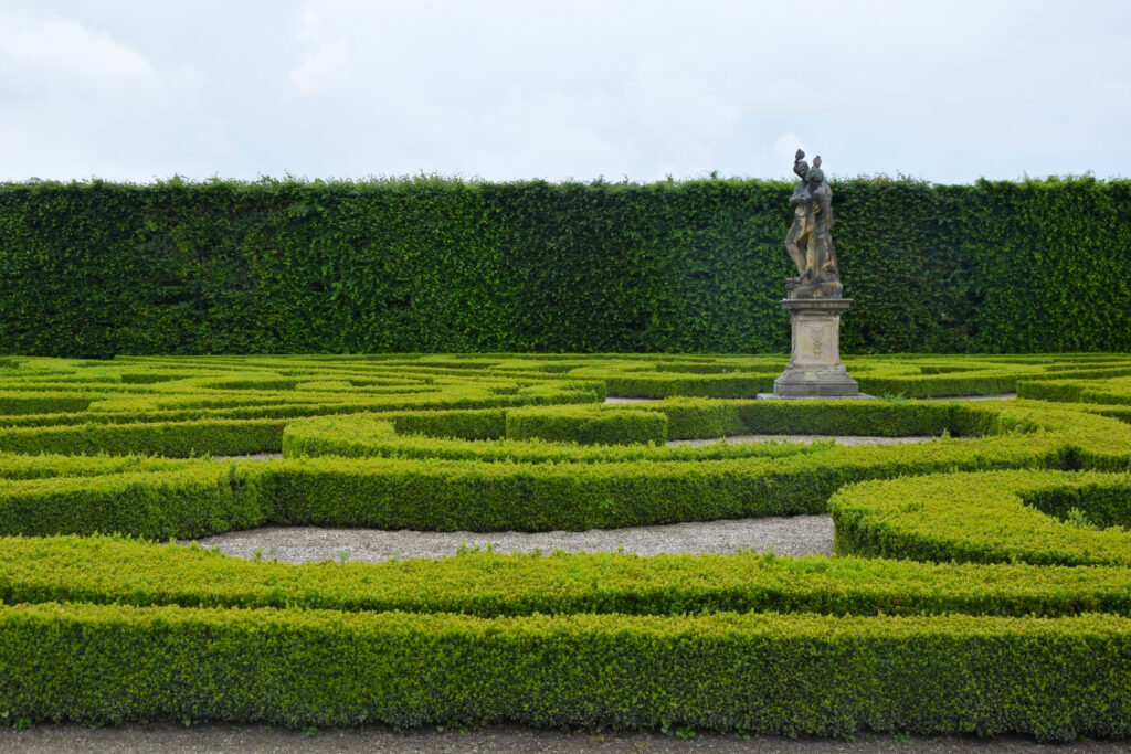 Kromieryż ogród kwiatowy barokowy